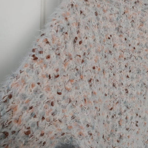 Abound Cozy Fuzzy Grey Speckled Sweater ~ Size M - Picture 8 of 11